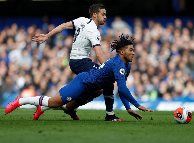 16岁的天空：多特蒙德超新星阿尔伯特本轮青年欧冠集锦（16岁锋芒毕露：多特超新星阿尔伯特青年欧冠本轮高光集锦）