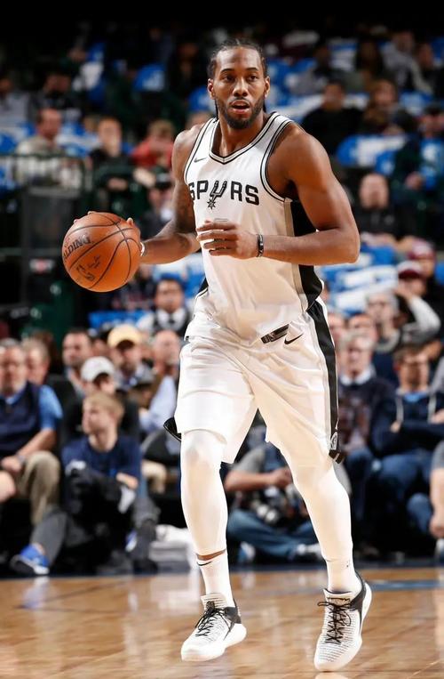 海港夺冠纪录片《不熄之红》即将播出，崇明五将出镜预告片（《不熄之红》即将播出：见证海港登顶，崇明五将现身预告）