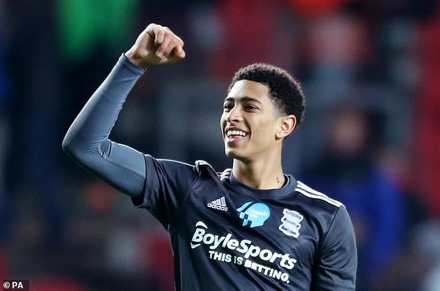 “我爱足球”燃动许昌（许昌掀起“我爱足球”热潮）