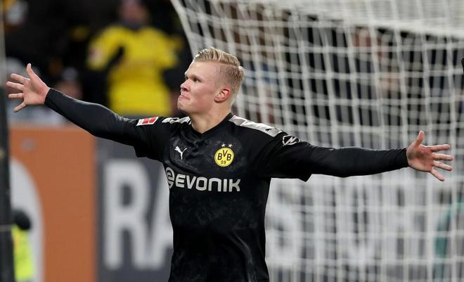 2.53米，麦克托米奈创下倒钩射门脚尖高度新的世界纪录（麦克托米奈倒钩脚尖达2.53米，刷新世界纪录）