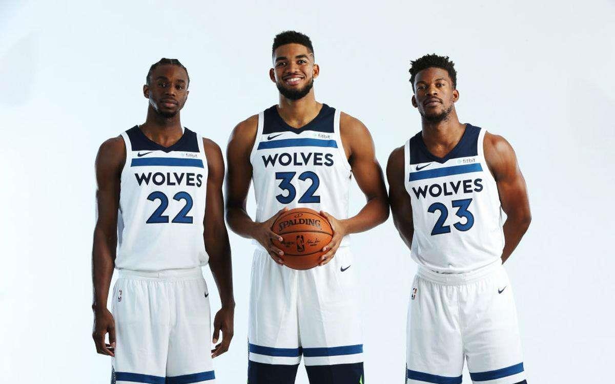 喀麦隆非洲杯大名单：姆伯莫领衔，巴索戈在列，奥纳纳无缘（喀麦隆非洲杯名单出炉：姆伯莫领衔，巴索戈入选，奥纳纳落选）