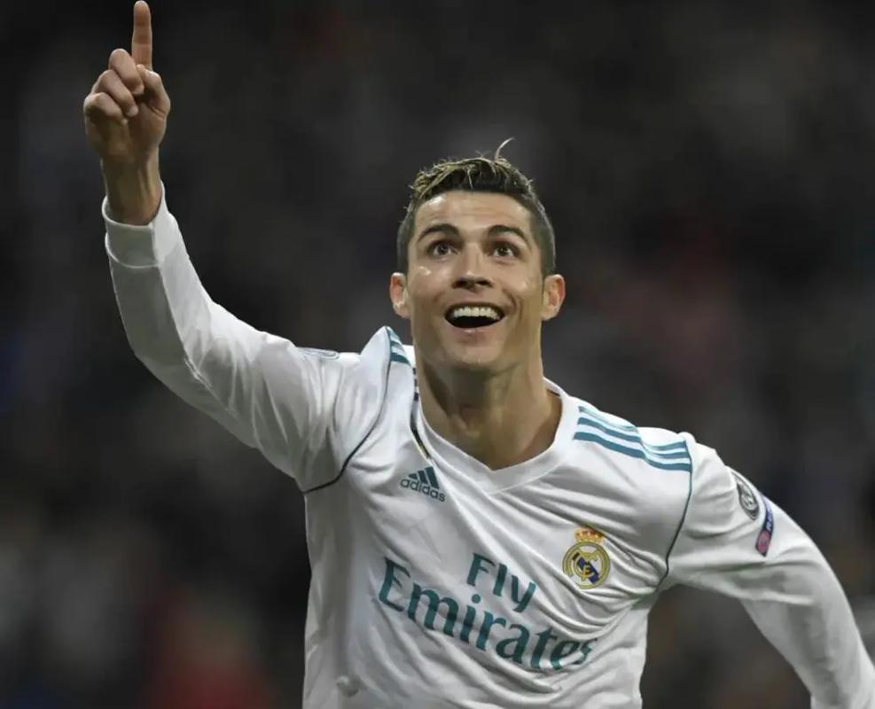 路易斯-迪亚斯导致阿什拉夫受伤，摩洛哥记者：你是个罪犯（阿什拉夫受伤引风波，摩洛哥记者痛斥路易斯-迪亚斯：你是个罪犯）