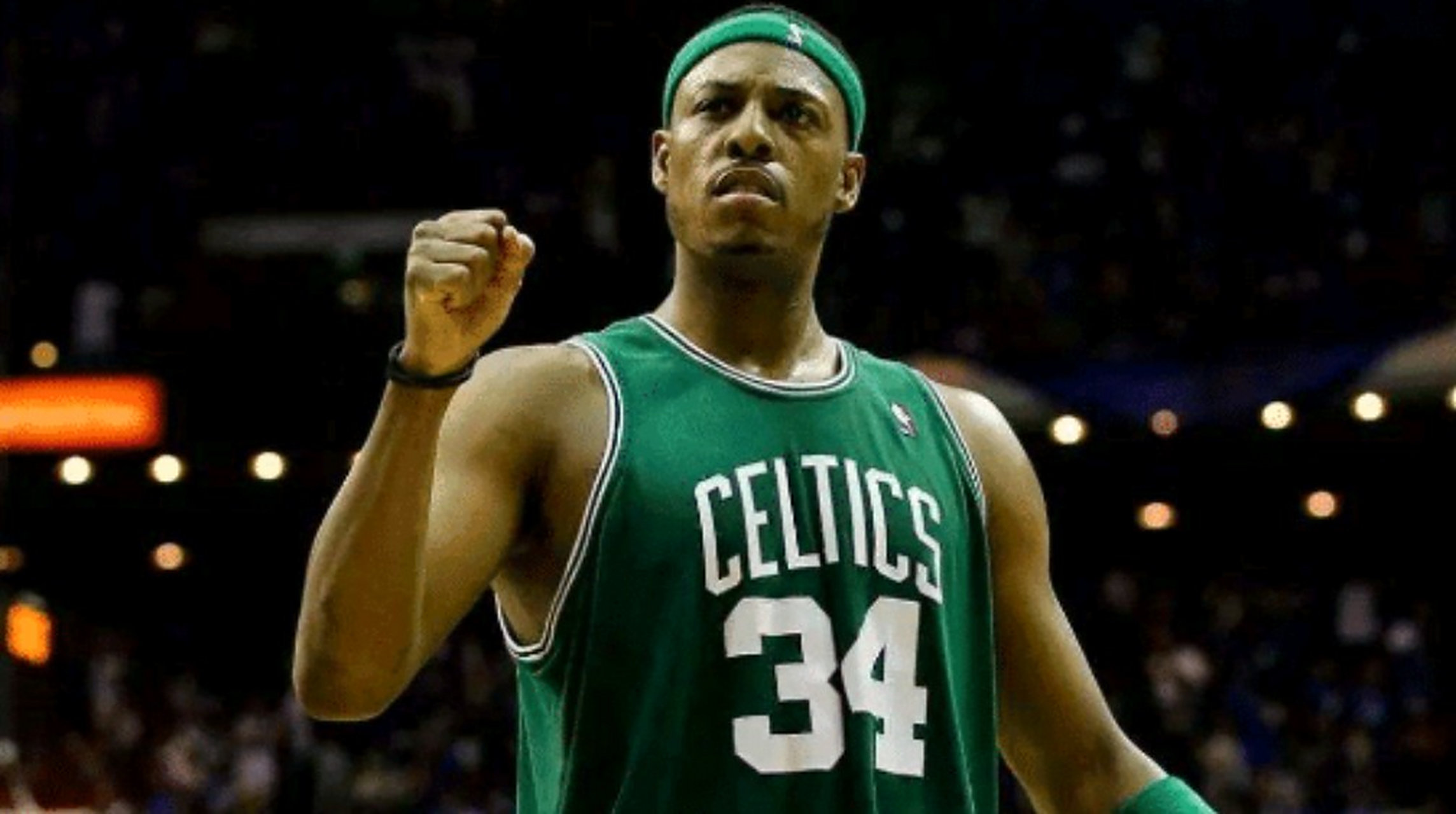 枪手是夺冠热门？萨卡：不能被人们的言论左右，我只专注当下（阿森纳被看好夺冠？萨卡：不受舆论左右，只专注眼前）