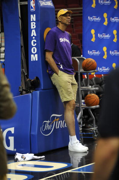 TA：阿韦洛亚在阿隆索替代者名单中；克洛普对在红牛工作满意（TA：阿韦洛亚入选阿隆索接班人名单；克洛普对在红牛的工作感到满意）