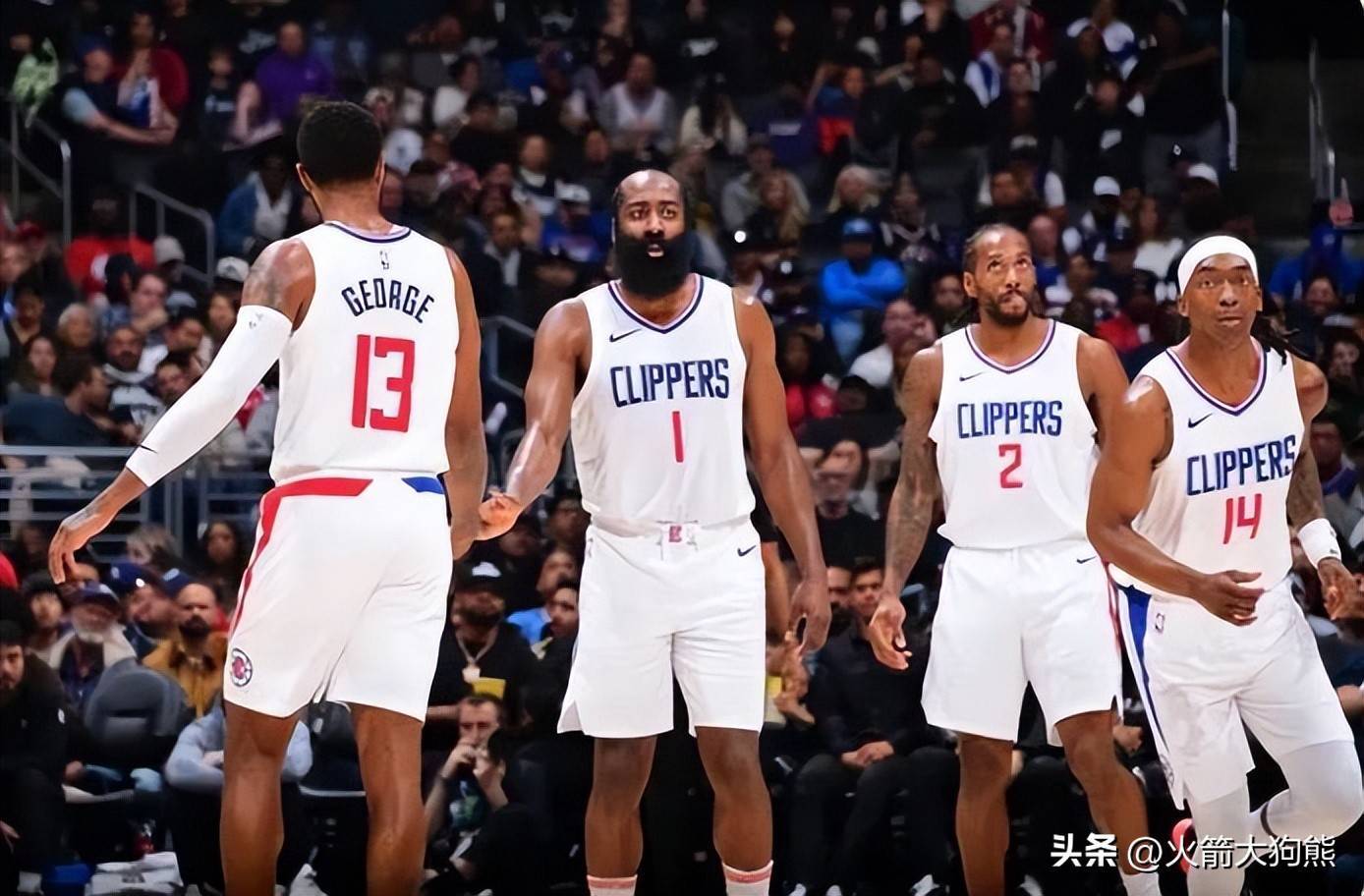 足球中超后卫世界级解围登上热搜（中超后卫世界级解围冲上热搜）